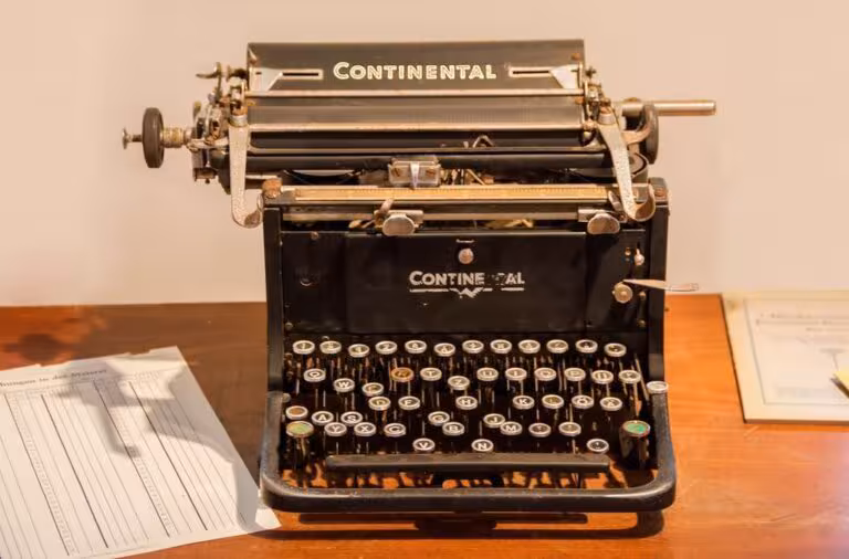 keyboard-vintage-retro-leaf-old-typewriter-590488-pxhere.com