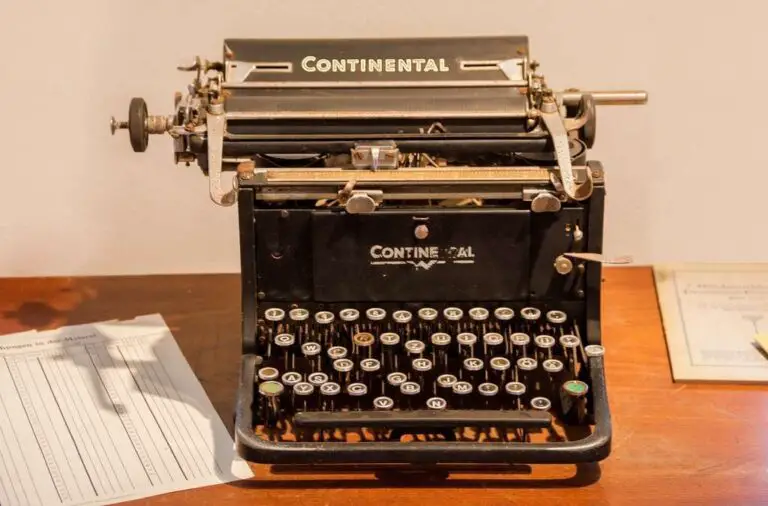 keyboard-vintage-retro-leaf-old-typewriter-590488-pxhere.com