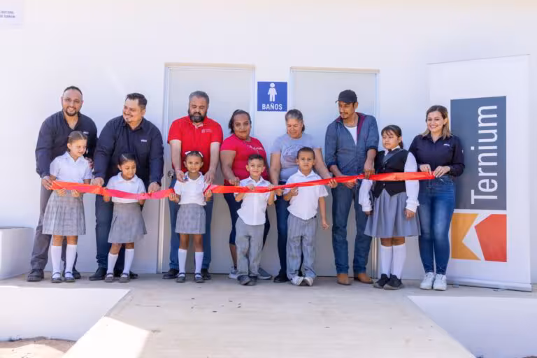 Ternium_colabora_a_la_reconstruccin_y_equipamiento_de_escuelas_en_Michoacn