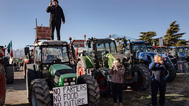 detienen-18-personas-en-francia-por-obstruir-el-trafico-en-protestas-agricolas