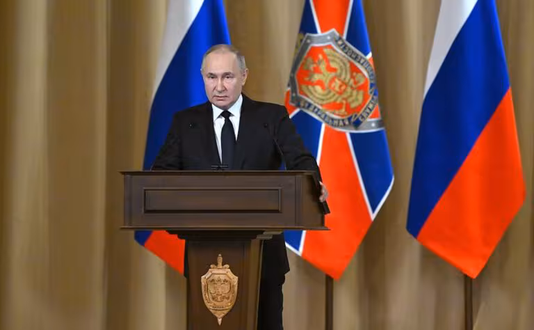Rusia.- La comisión electoral certifica la victoria de Putin con casi el 87,3% de los votos y una participación "récord"