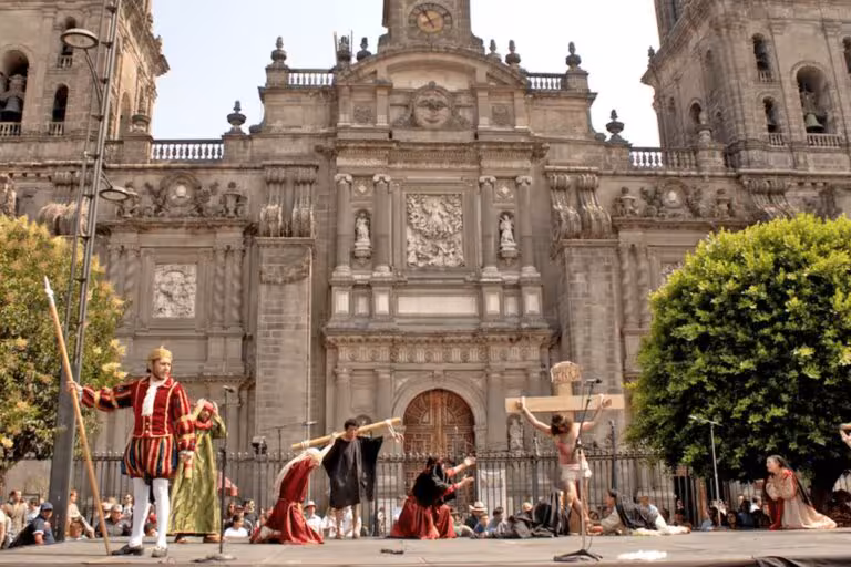 viacrucis-zocalo-catedral-cdmx