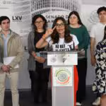 Reta Laura Ballesteros a Martí Batres a tomar agua de Benito Juárez