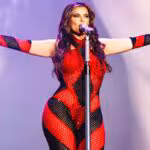 Nelly-Furtado-en-el-Tecate-Emblema-905x613-1