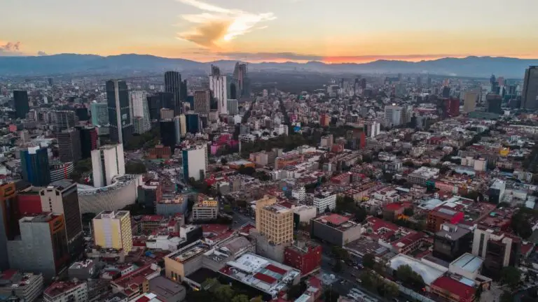 amlo-arremete-contra-los-chilangos-etiqueta-a-la-cdmx-como-la-mas-conservadora-y-sede-de-los-fifis