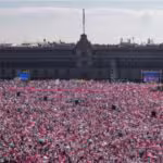 amlo-dice-que-si-se-tiene-que-izar-bandera-durante-marcha-de-marea-rosa-el-domingo