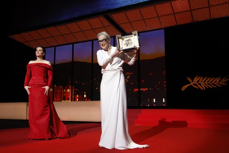 Meryl Streep entre ovaciones y lágrimas recibió en Cannes La Palma de Oro
