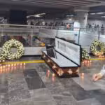 video-a-tres-anos-del-colapso-de-la-linea-12-protestan-en-estacion-mixcoac