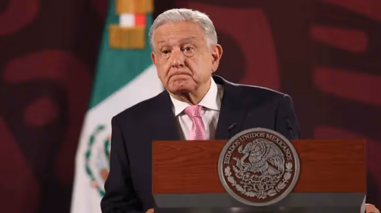 nadie_le_echo_a_hacienda_dice_amlo_a_loret_de_mola