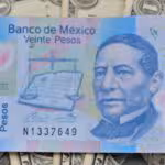 peso-mexicano-se-fortalece-y-se-cotiza-en-18-22-por-dolar
