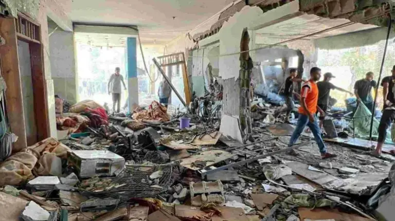 al_menos_30_muertos_en_un_ataque_israeli_a_un_hospital_de_campana_en_gaza