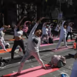 mega-clase-yoga-paseo-reforma