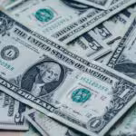 reserva-federal-de-eua-mantiene-las-tasas-sin-cambios-y-ve-avances-contra-la-inflacion