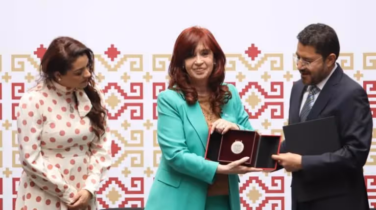 mexico-faro-politico-amlo-cristina-fernandez