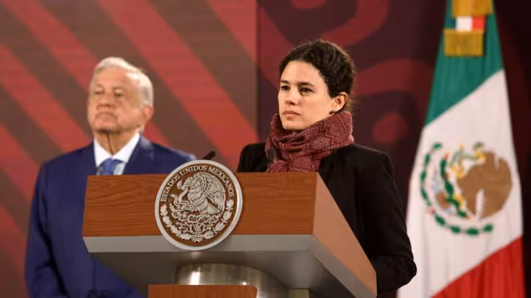 Luisa-Maria-Alcalde-y-AMLO