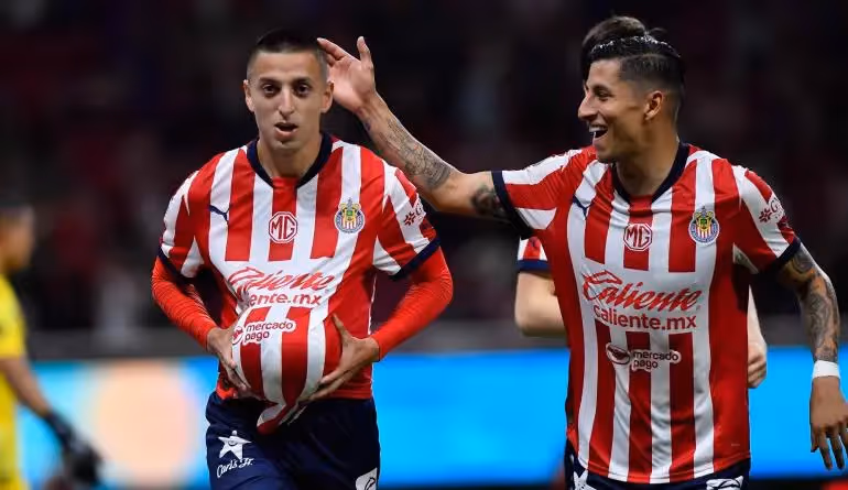 chivas-vence-leon-ok