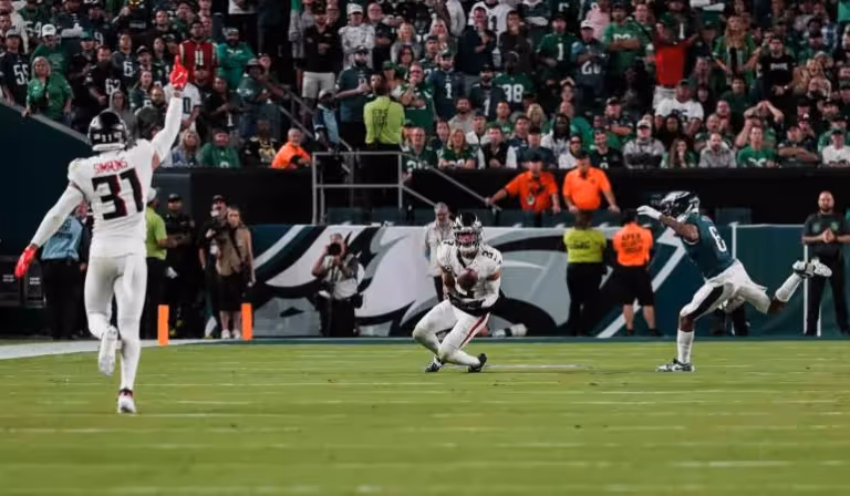 falcons-vencen-eagles-ok