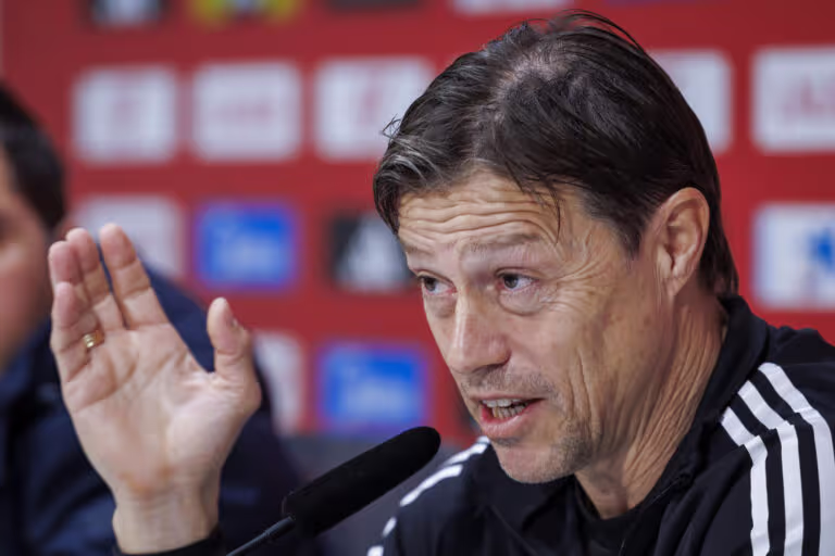 El argentino Matías Almeyda deja de ser entrenador del Sevilla