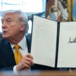 La firma de Trump aparecerá en billetes de dólar por el 250 aniversario de EEUU