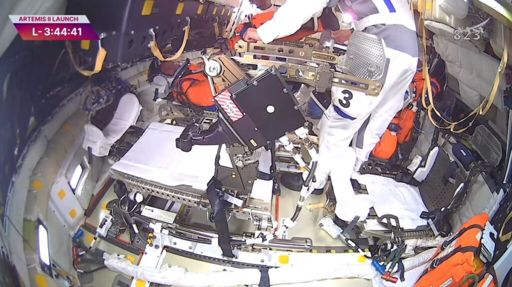 6088227d208240b18f3bf6a46f7ecf13