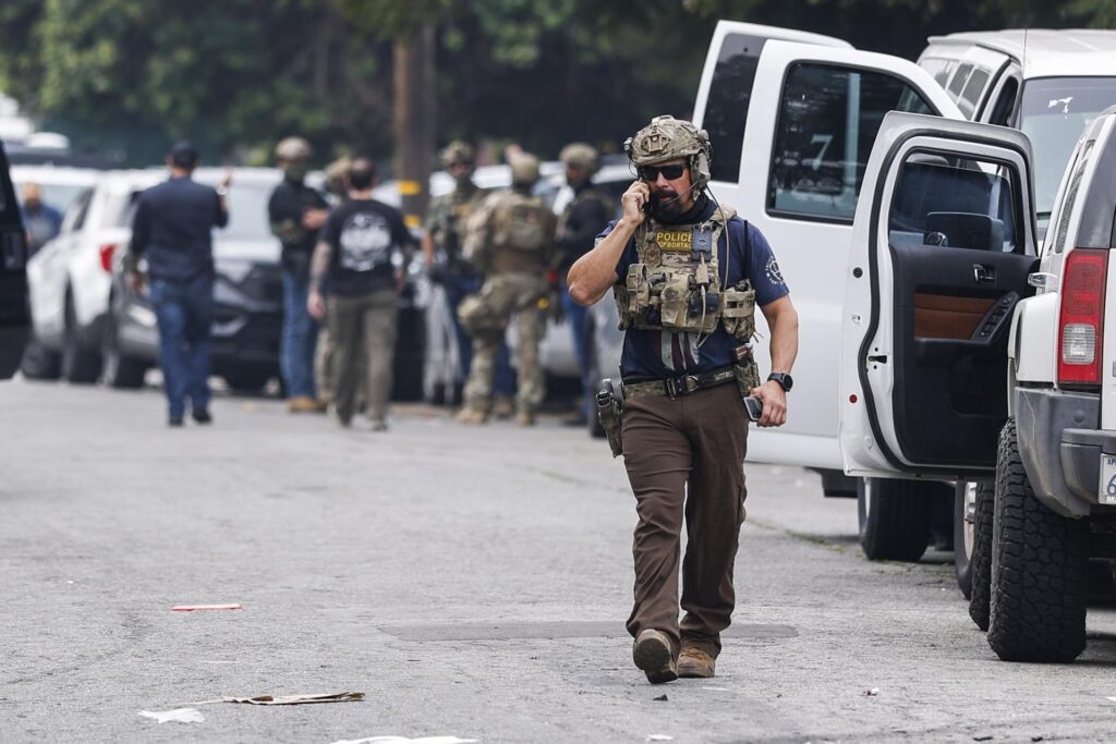 Trump destina más de 250 millones de dólares para pagar a policías que arresten migrantes