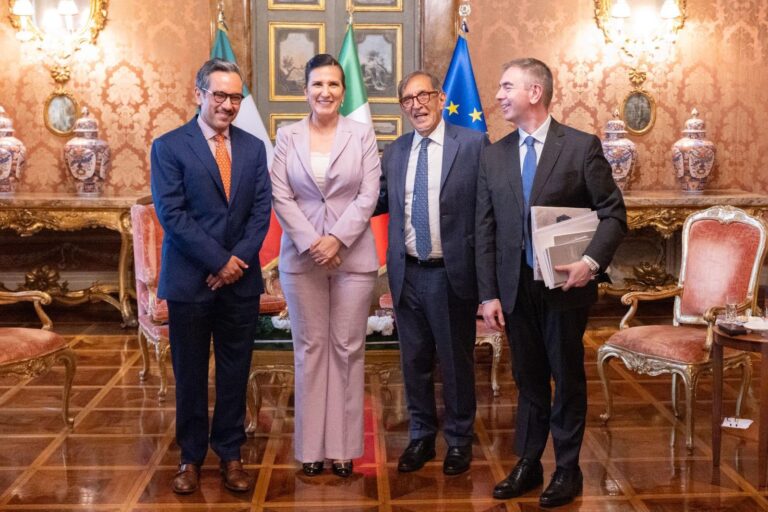 aa86fe915784407b8244d6204e9d9219